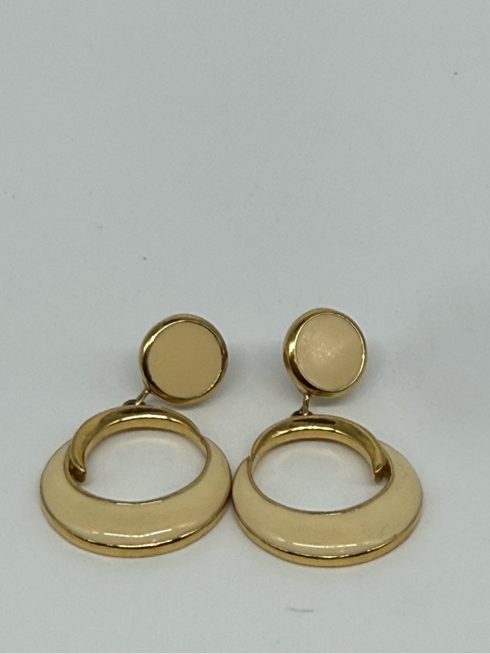 Vintage Trifari Cream Enamel Gold Tone Dangle Earrings 1.5” Signed
